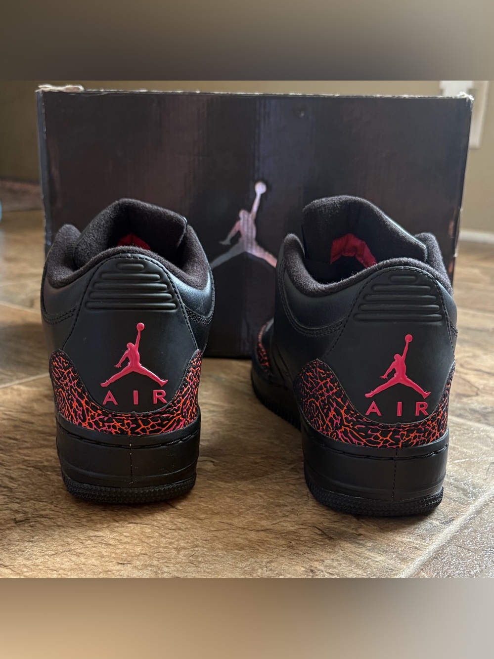 Air Jordan 3 (GS) Retro Black/Berry Sneakers - Picture 4 of 12